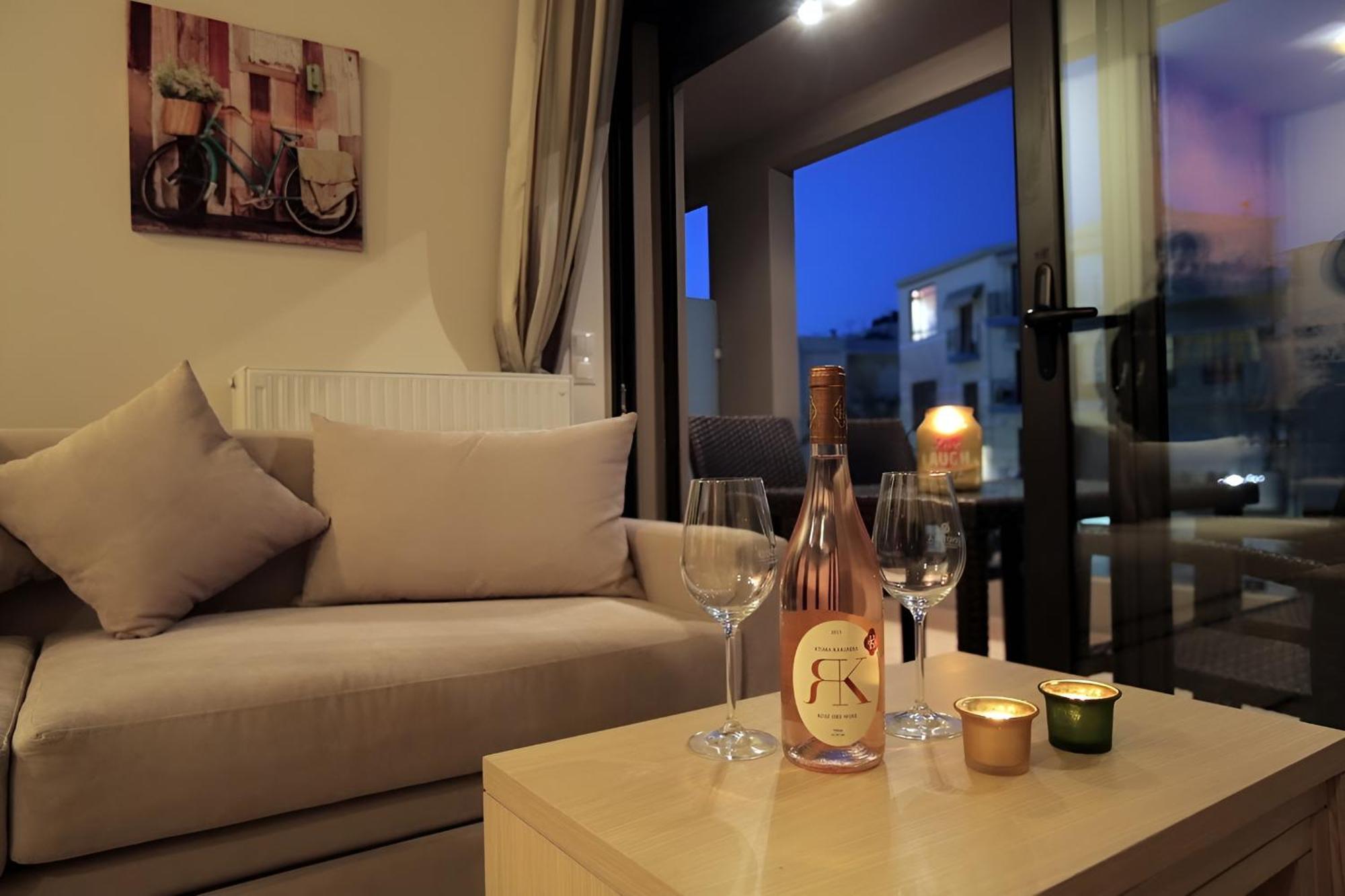 Onyx City Center Apartment With Parking Iraklio Exterior foto